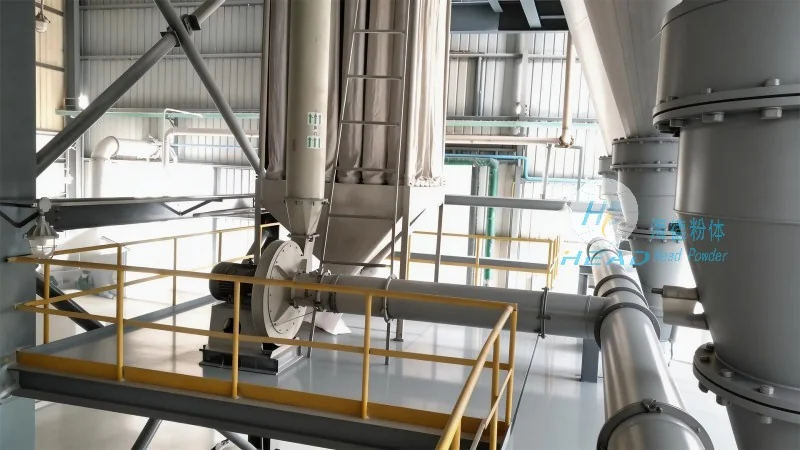 Transporte pneumático de fase densa de pó de minério de spodumeno